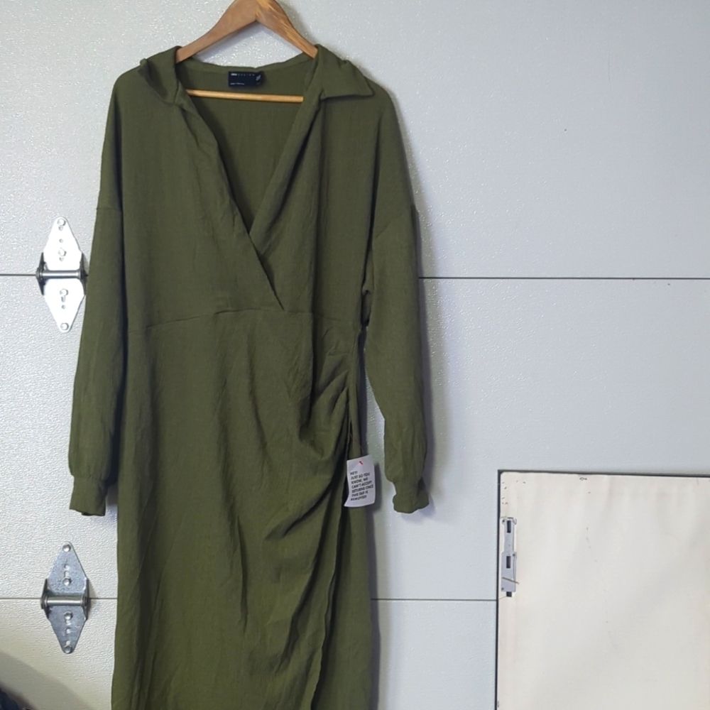 Never worn wrap midi wrap dress